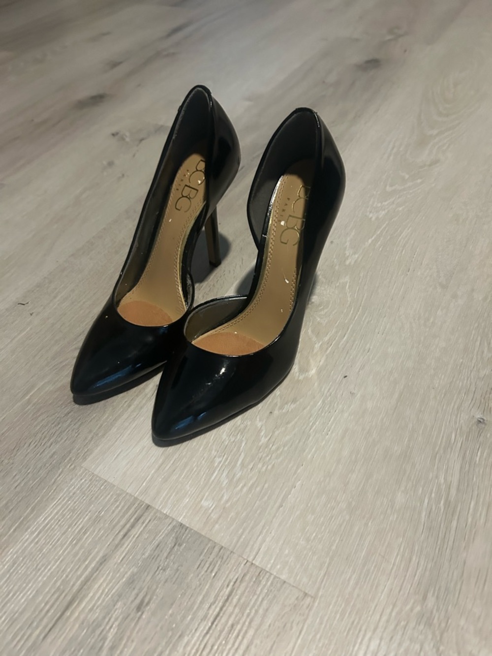BCBG Classic Women's Pointed Toe Black Patent Pumps